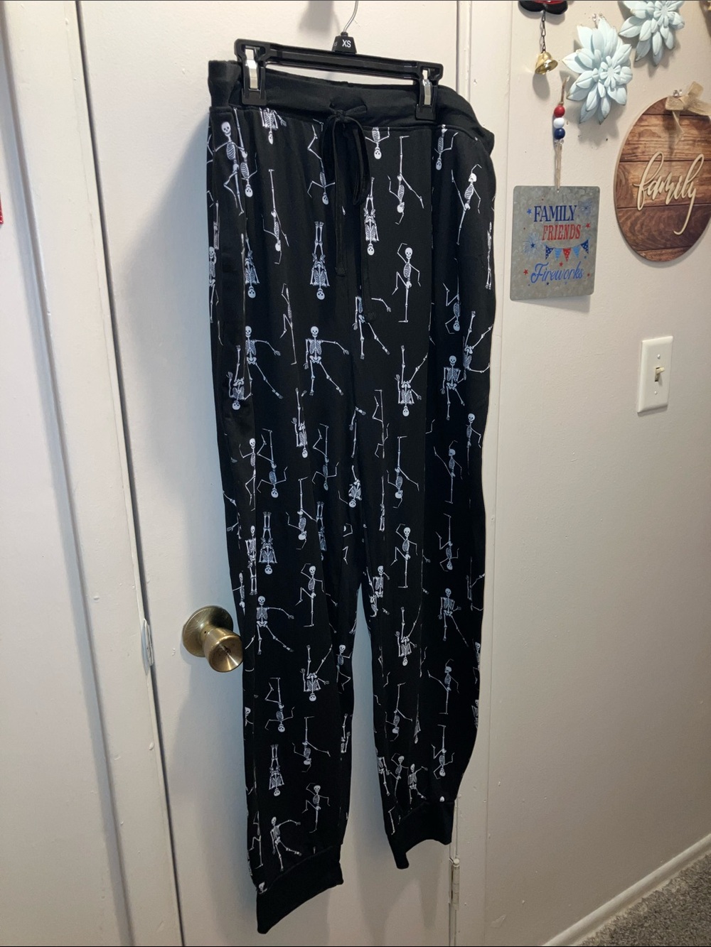 Spooky Night Black & White Skeleton Print Jogger Pants - XL New